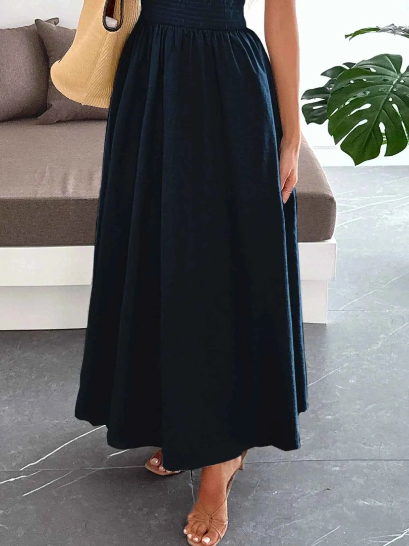 Smocked Tube Maxi Dress f6b4f7b4-7244-4753-a13f-338db623de60-Max-Origin