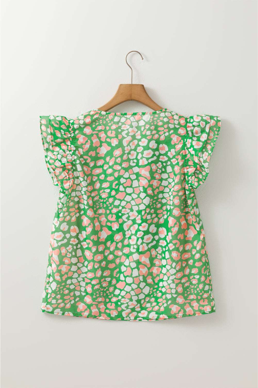 Green Abstract Leopard Tie Front Flutter Sleeve Blouse f6c9f0293b046063-_3