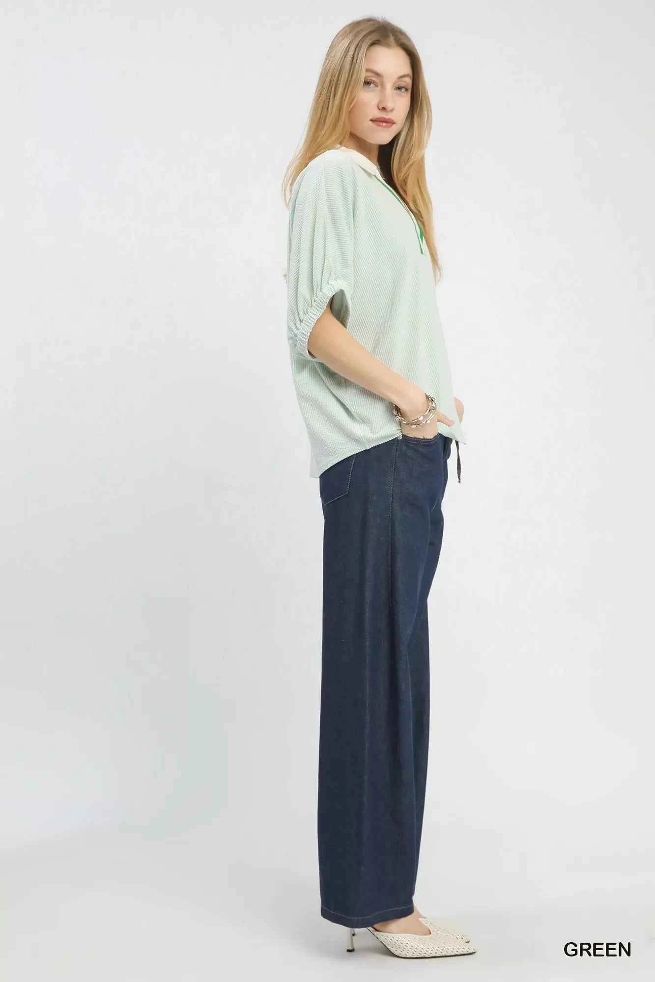 Umgee Contrast Collar V-Neck Top f7036b7e-9d87-482d-81a7-0660aa3c4547-Max-Origin