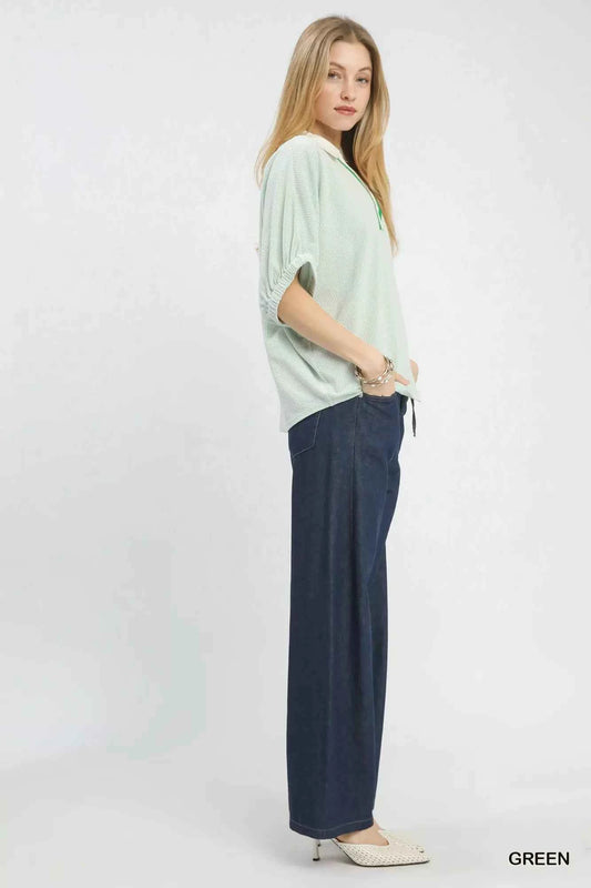 Contrast Collar V-Neck Top f7036b7e-9d87-482d-81a7-0660aa3c4547-Max-Origin