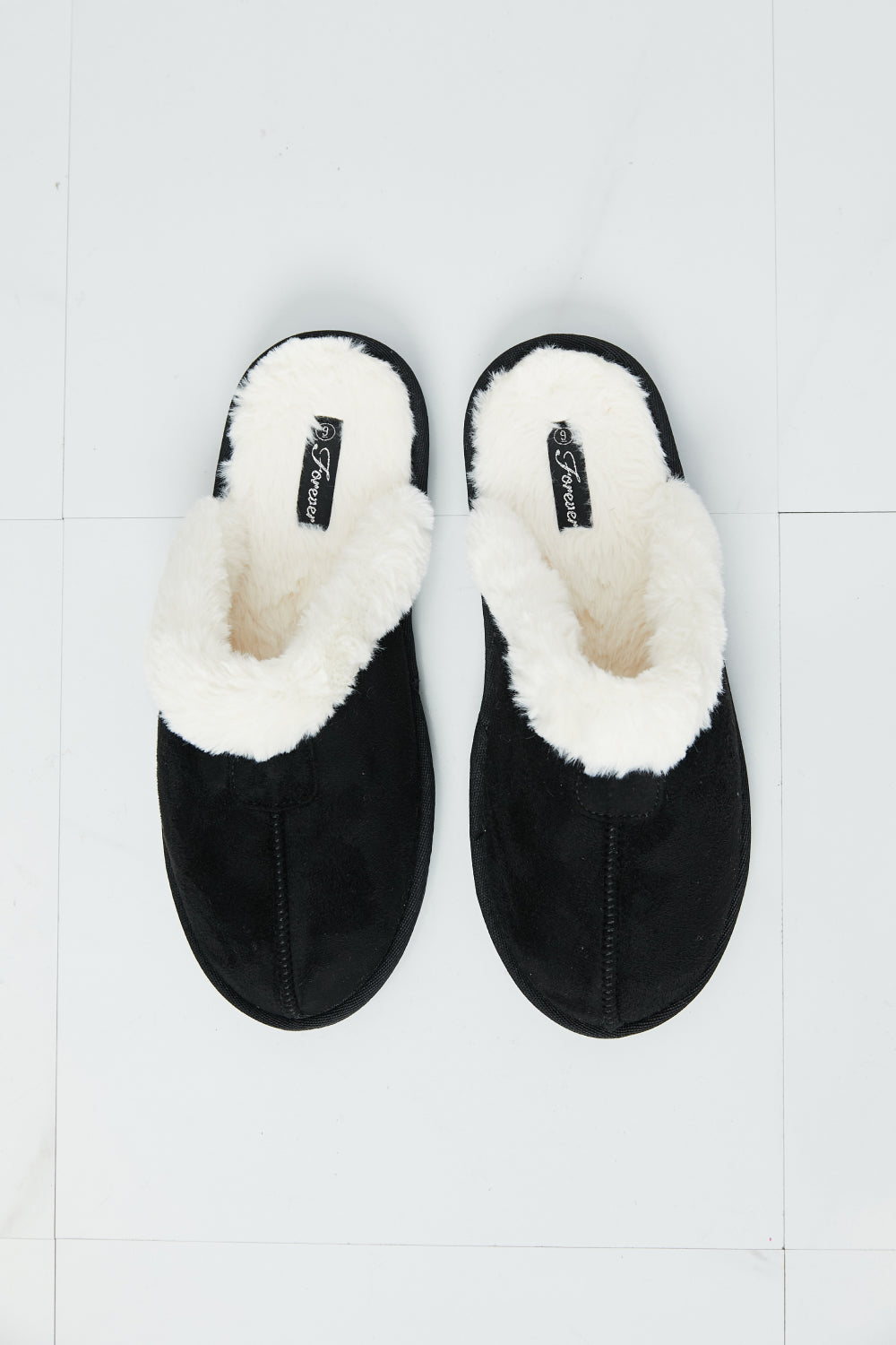 Two-Tone Seam Detail Slippers in Black f71dc081d3074b618c9f97f28d109ee0-Max