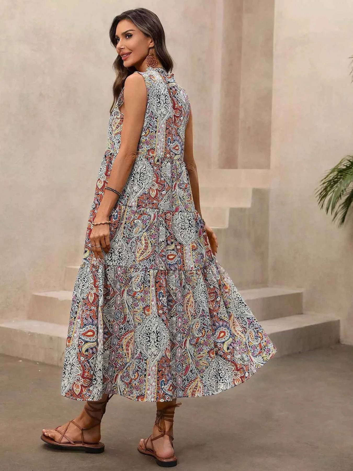 Paisley Print Tie Neck Sleeveless Midi Dress f7a397344872408a9059e05ce464907b-Max-Origin