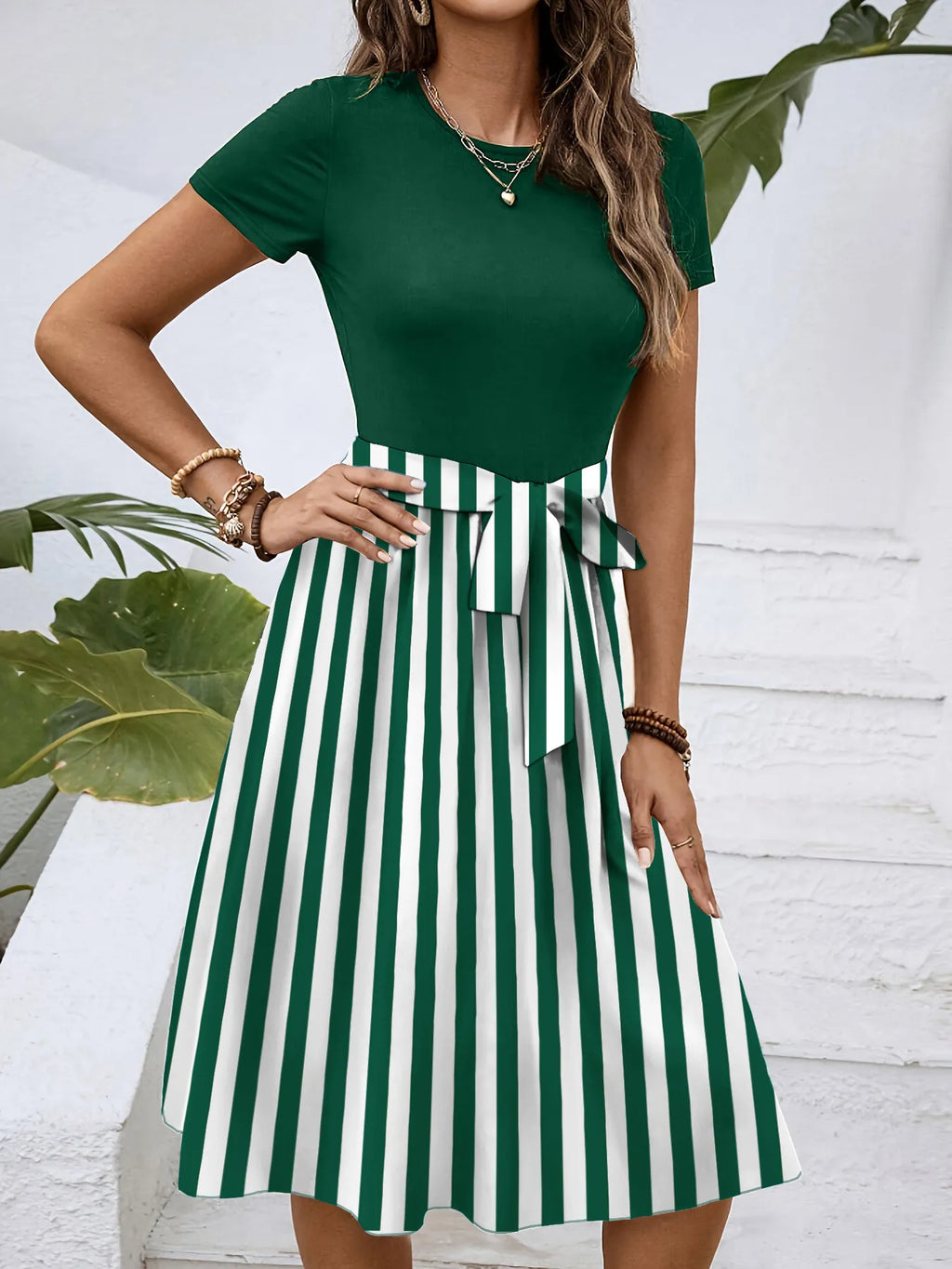 Striped Round Neck Short Sleeve Dress f7ea1ade-a5f7-41b0-891d-18ef1997c032-Max-Origin