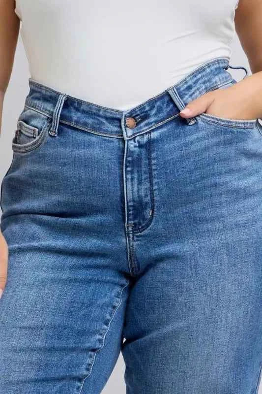 Full Size High Waist V-Front Vintage Wash Straight Jeans Plus Size f7f62cd9-150b-4f35-8ff4-4b4192bfb073-Max-Origin