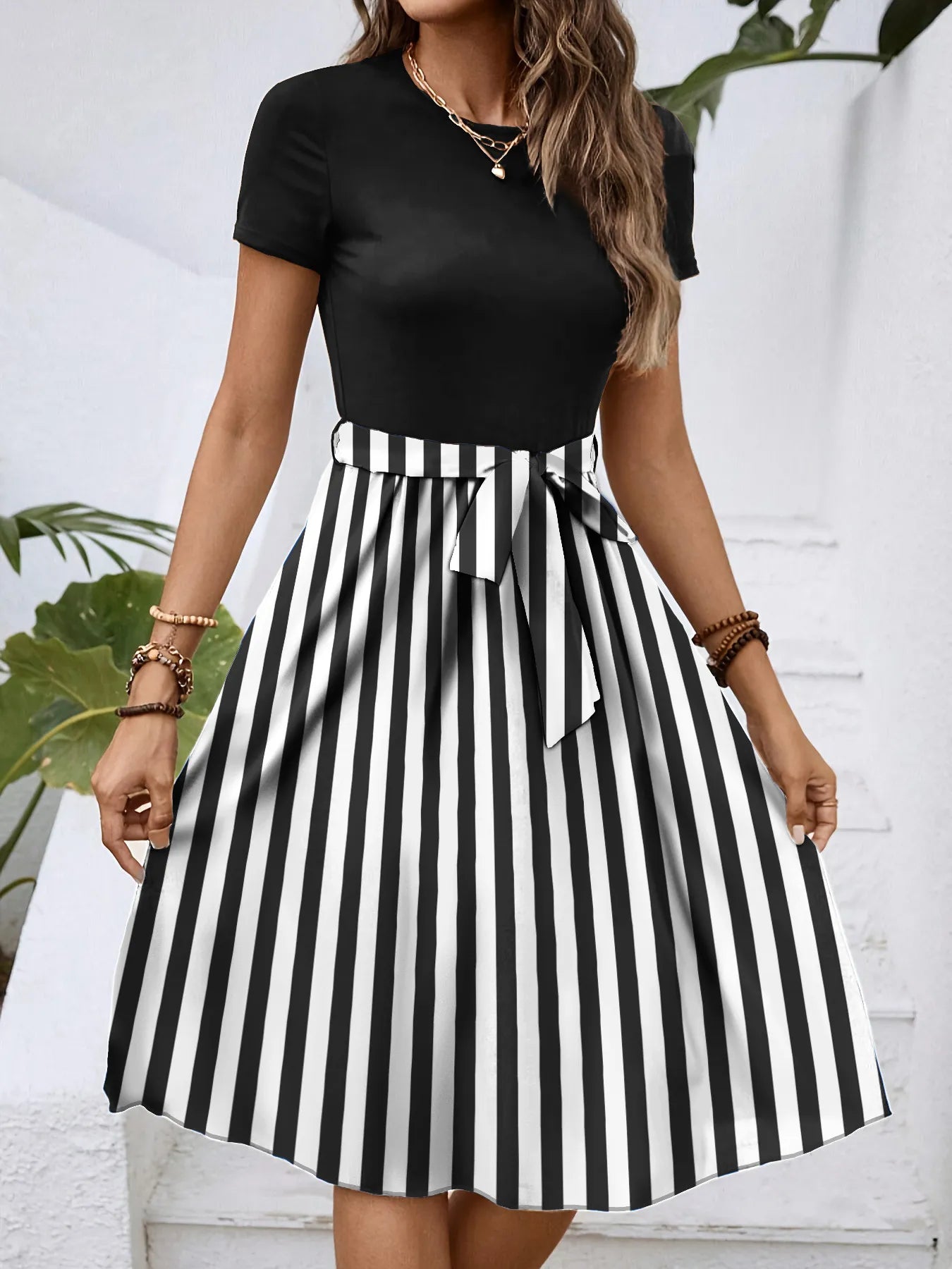 Striped Round Neck Short Sleeve Dress Black f8290d86-950a-4a48-be69-cae90a61837d-Max-Origin
