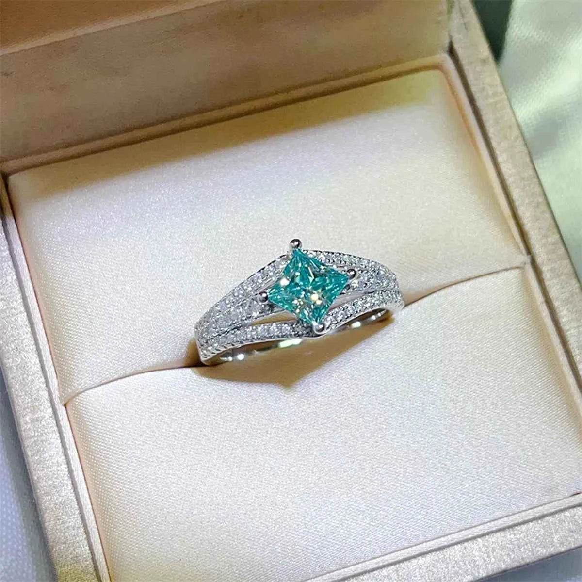 1 Carat Moissanite 925 Sterling Silver Ring f8447096-4c3a-4d72-90f0-4c7ad05444f2-Max-Origin