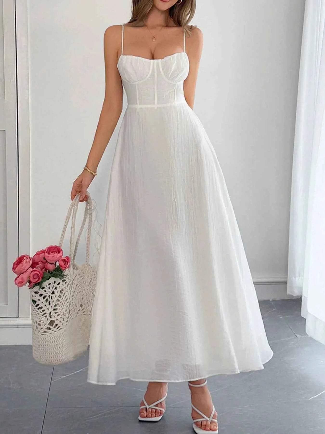 Sweetheart Neck Cami Dress White f88f4bac-ab44-4442-bb3f-21ce284ff374-Max-Origin