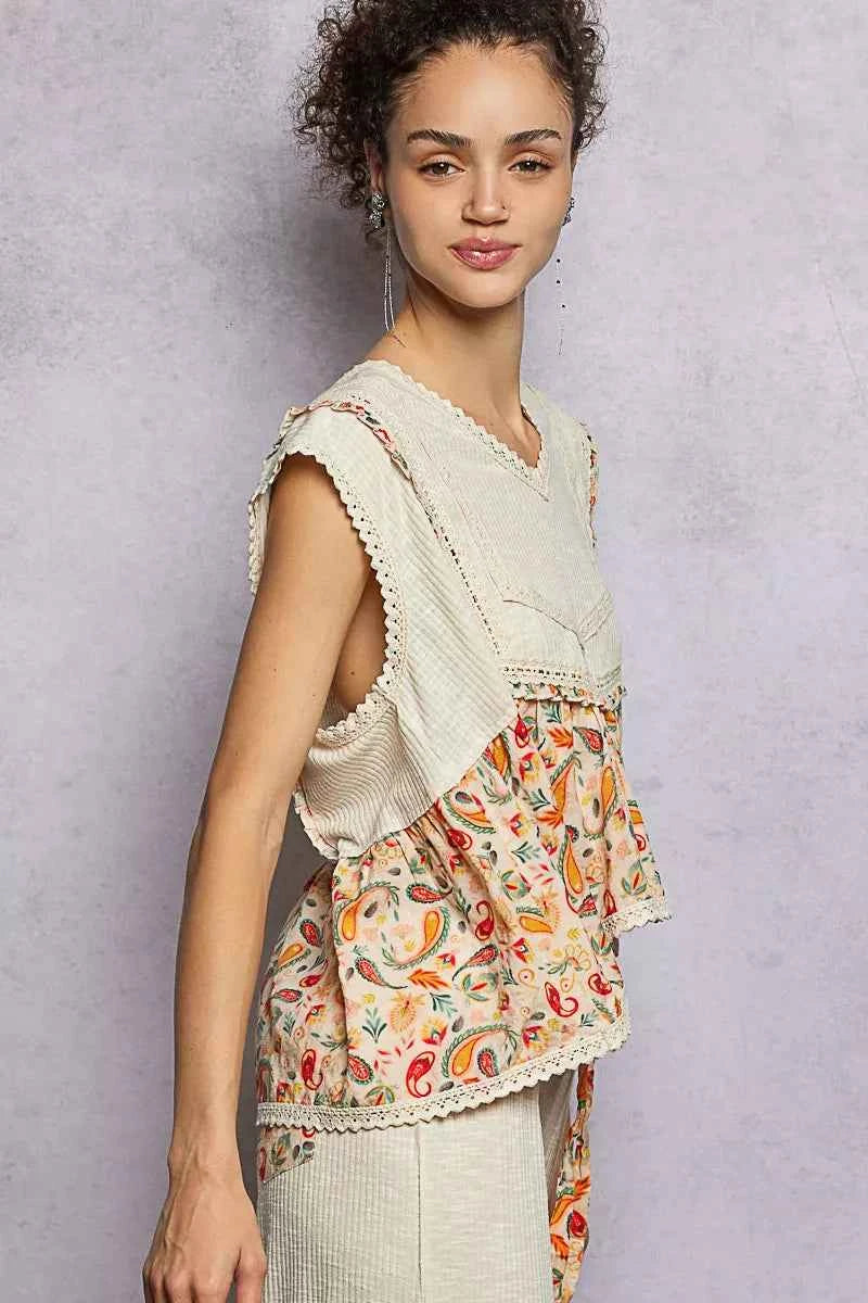 POL Lace Detail Floral Cropped Ruffled Top f8ec5079-74b9-4029-88ff-712f423c42af-Max-Origin