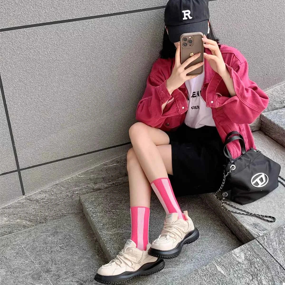 Contrast Striped Crew Socks f90a4515-264c-47e6-84b4-8a07b469bb25-Max-Origin