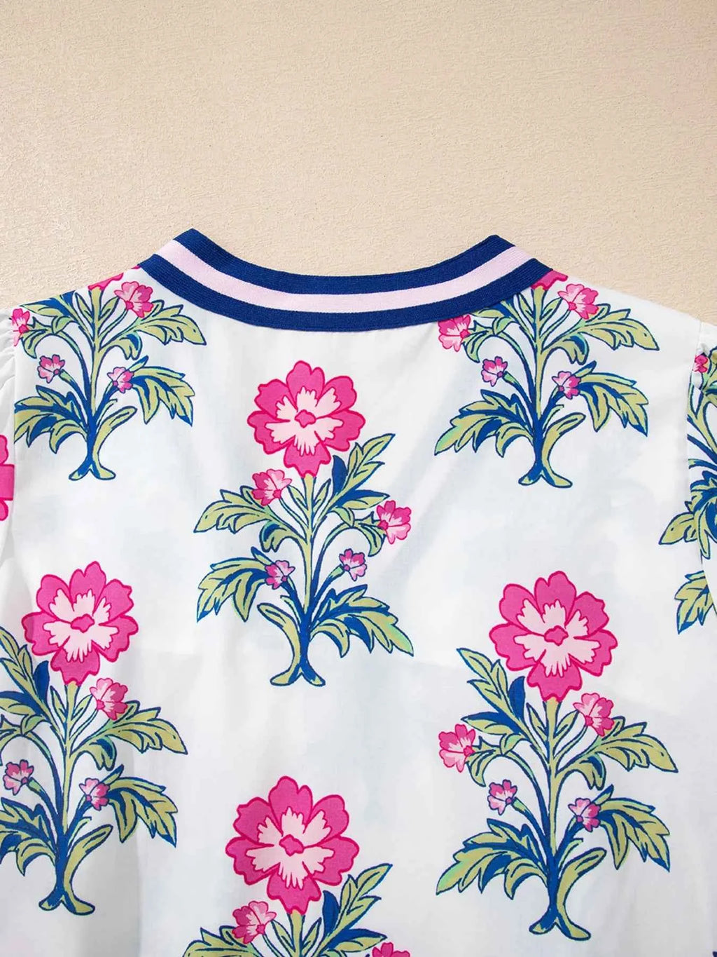 Floral Print Striped V Neck Blouse f93273636c4e4126b7318be19f8802cb-Max-Origin