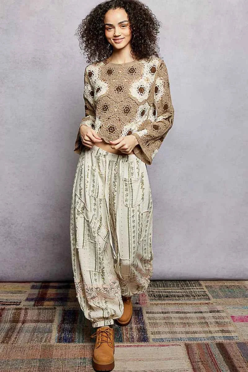 POL Floral Weave Pattern Crochet Cropped Top with Beads Detail f95388d8-d042-4053-9857-0121526415d3-Max-Origin