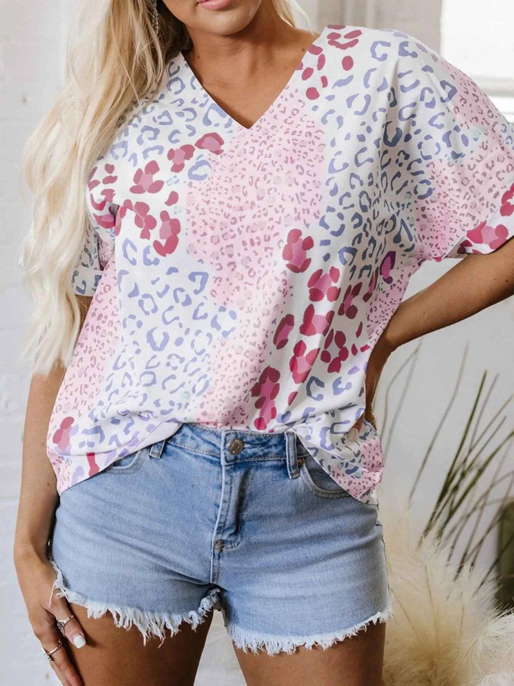 Leopard Print V-Neck Casual Blouse Dusty Pink f9885fbc-55dd-4c44-96e9-e21bc1e02ed0-Max-Origin