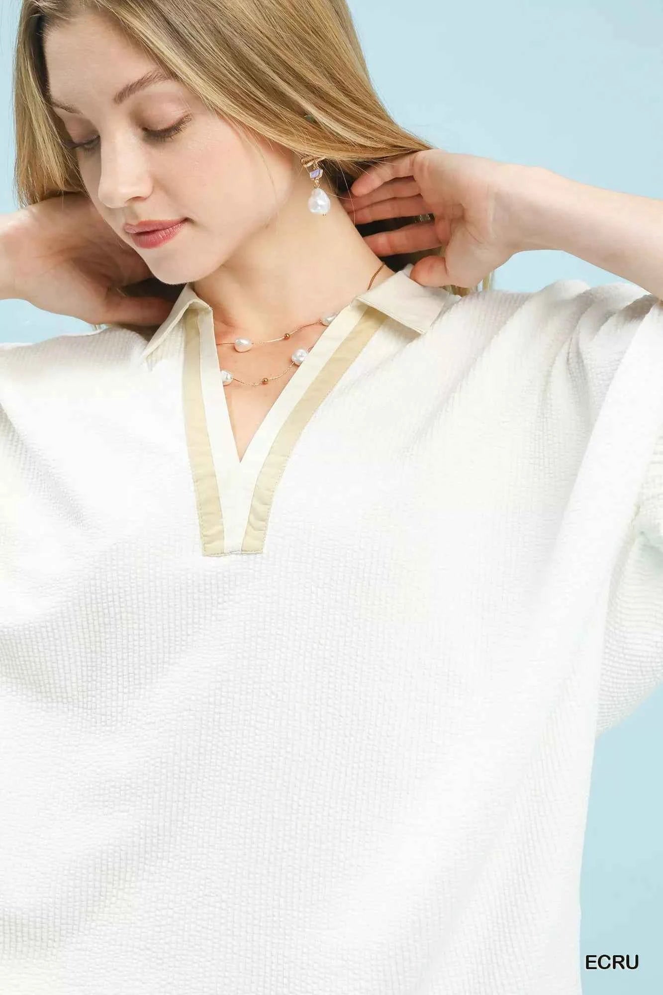 Umgee Contrast Collar V-Neck Top f99857a6-6581-4afc-a1dd-71586e3870d1-Max-Origin