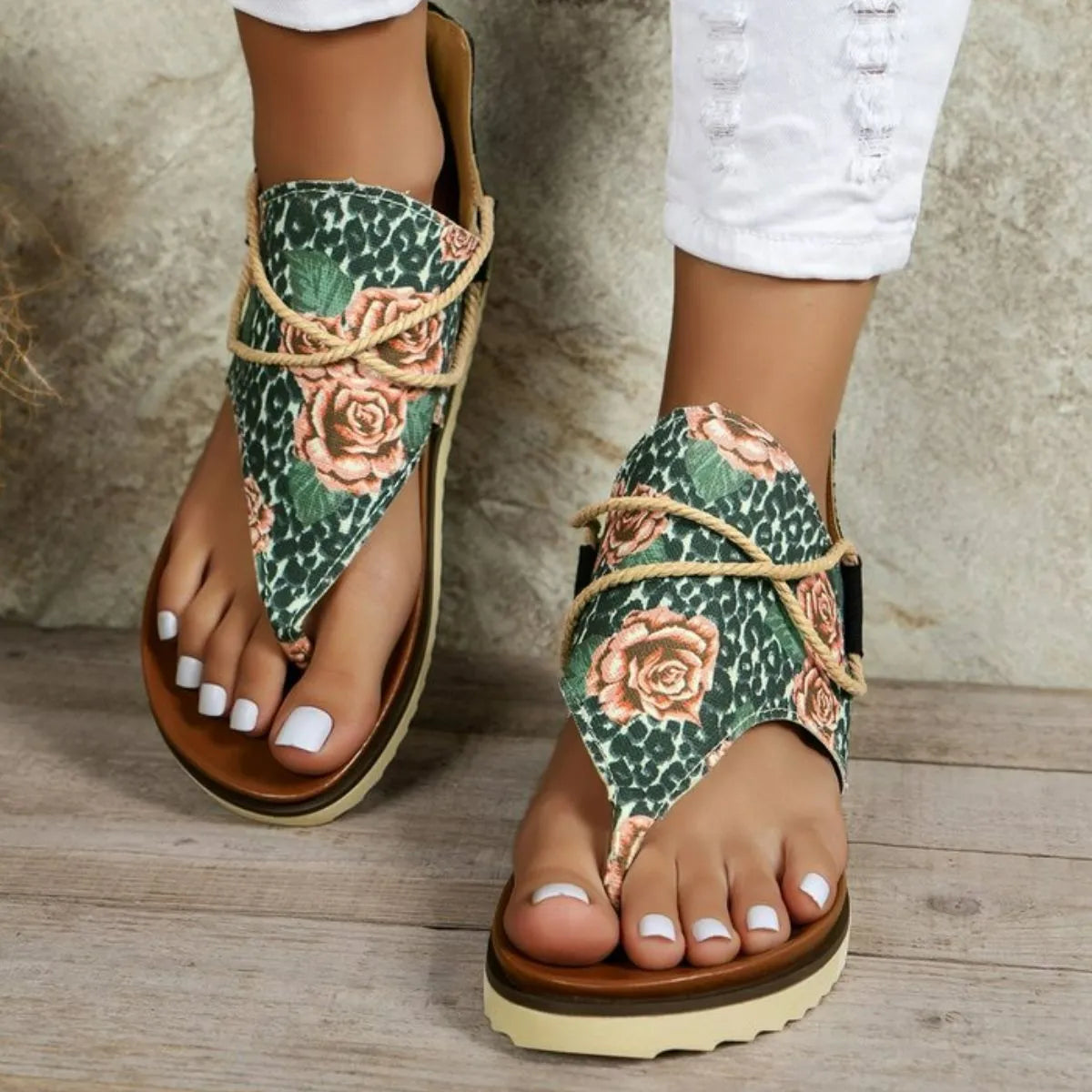Toe Post Platform Sandals Dark Green f9d5f207-f6a4-47f4-99b3-db68780a3545-Max-Origin