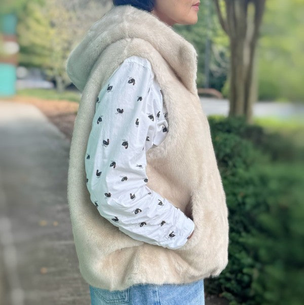 Real Feel Faux Mink Fur Hooded Vest fa078dbf-a730-4628-a0d8-b7d548be44ff
