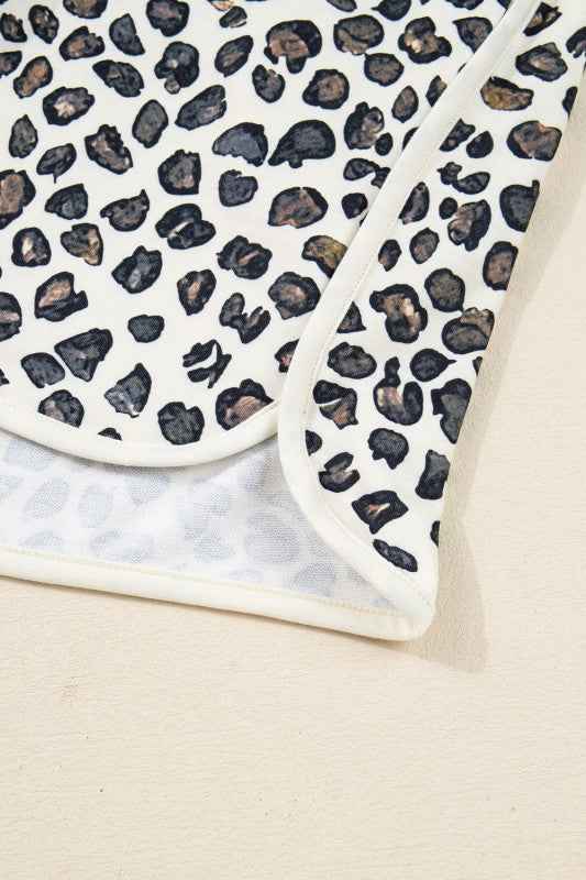 Plus Size Leopard Pullover and Shorts Set fa13e002-e435-4981-aff8-a52f4dd78234