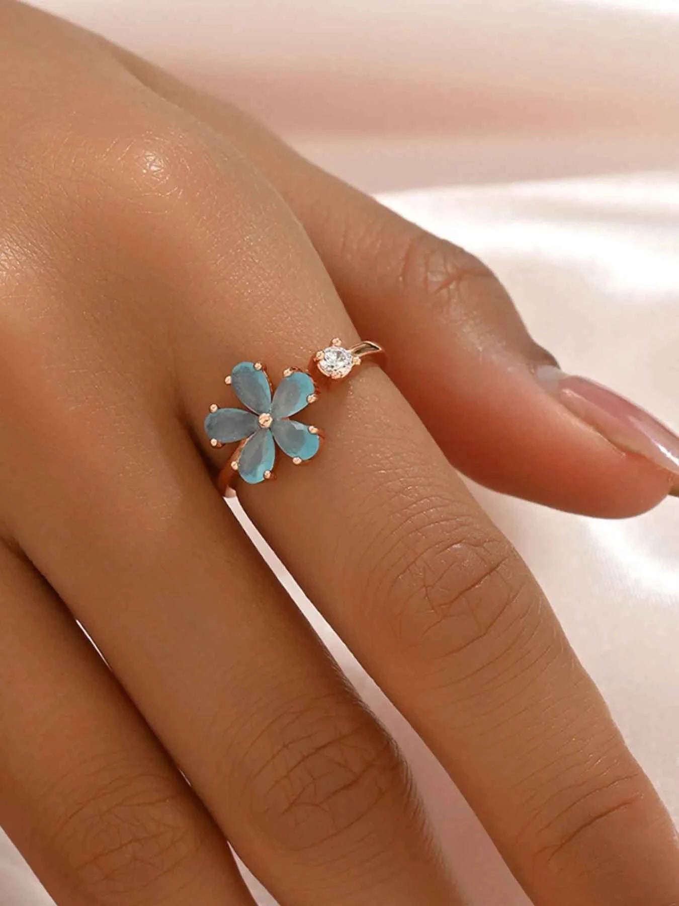18K Gold-Plated Stainless Steel Zircon Flower Ring Pastel Blue 7 fb10acb5-731d-4186-8e68-aa5a53b2f707-Max-Origin