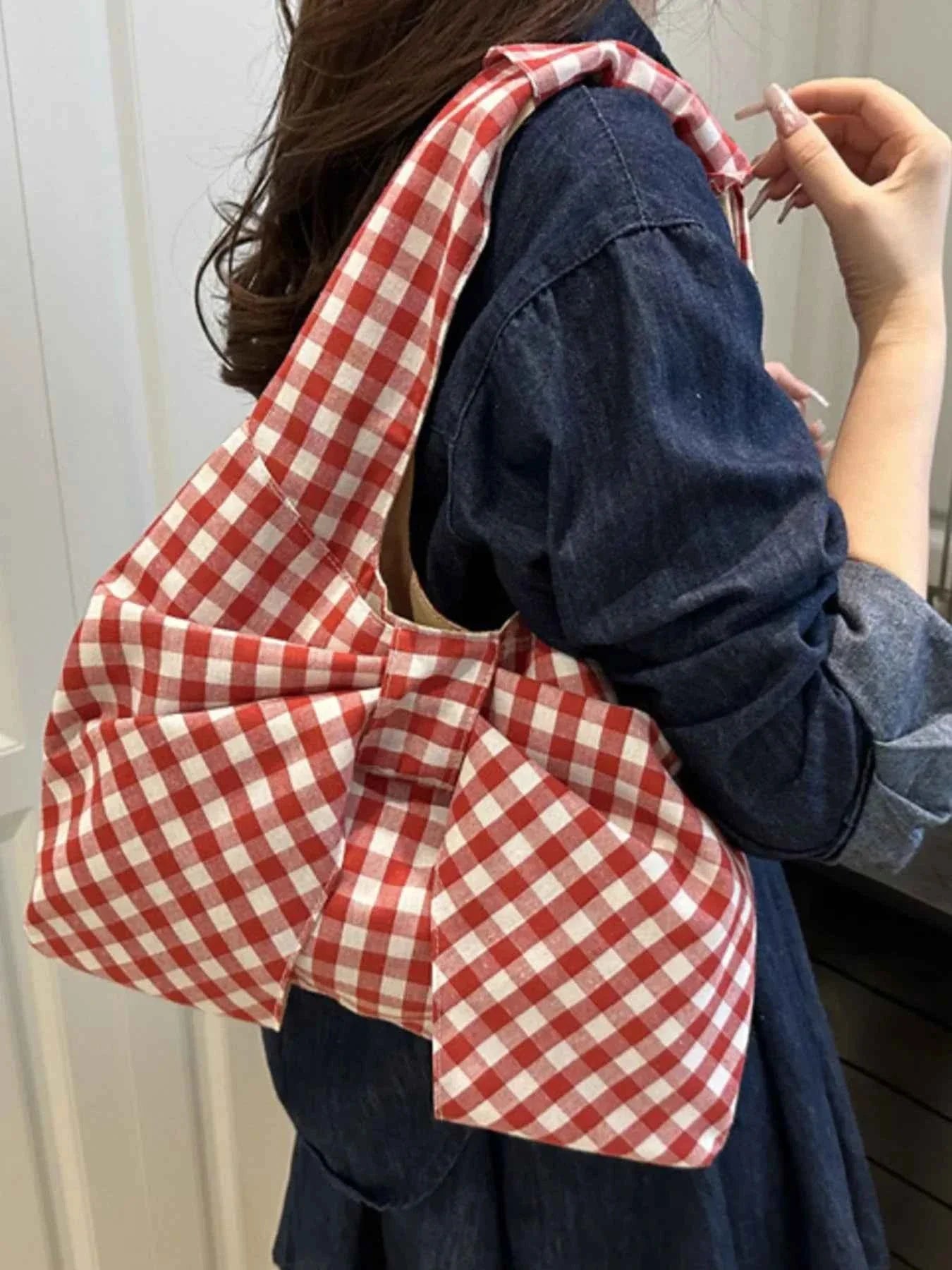 Ruched Bow Shoulder Bag fb6b9d3d-aba9-4821-b631-e47719f2b71d-Max-Origin