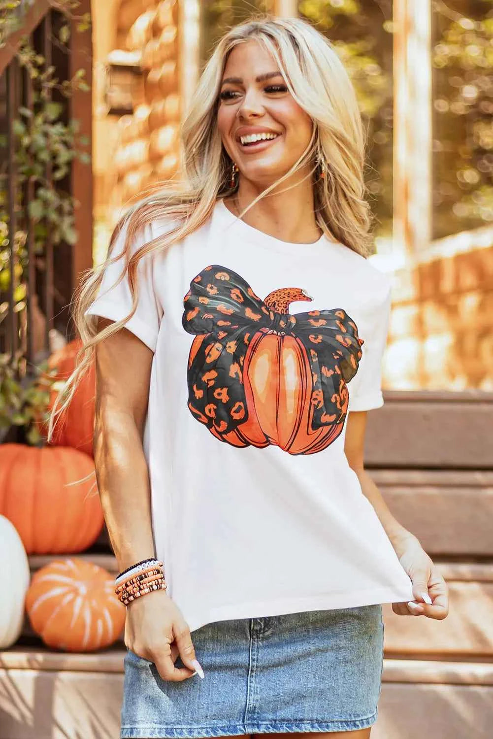 Pumpkin Round Neck Short Sleeve T-Shirt fb7aca32-bba1-4c42-bb6a-f9ce8ef436fc-Max