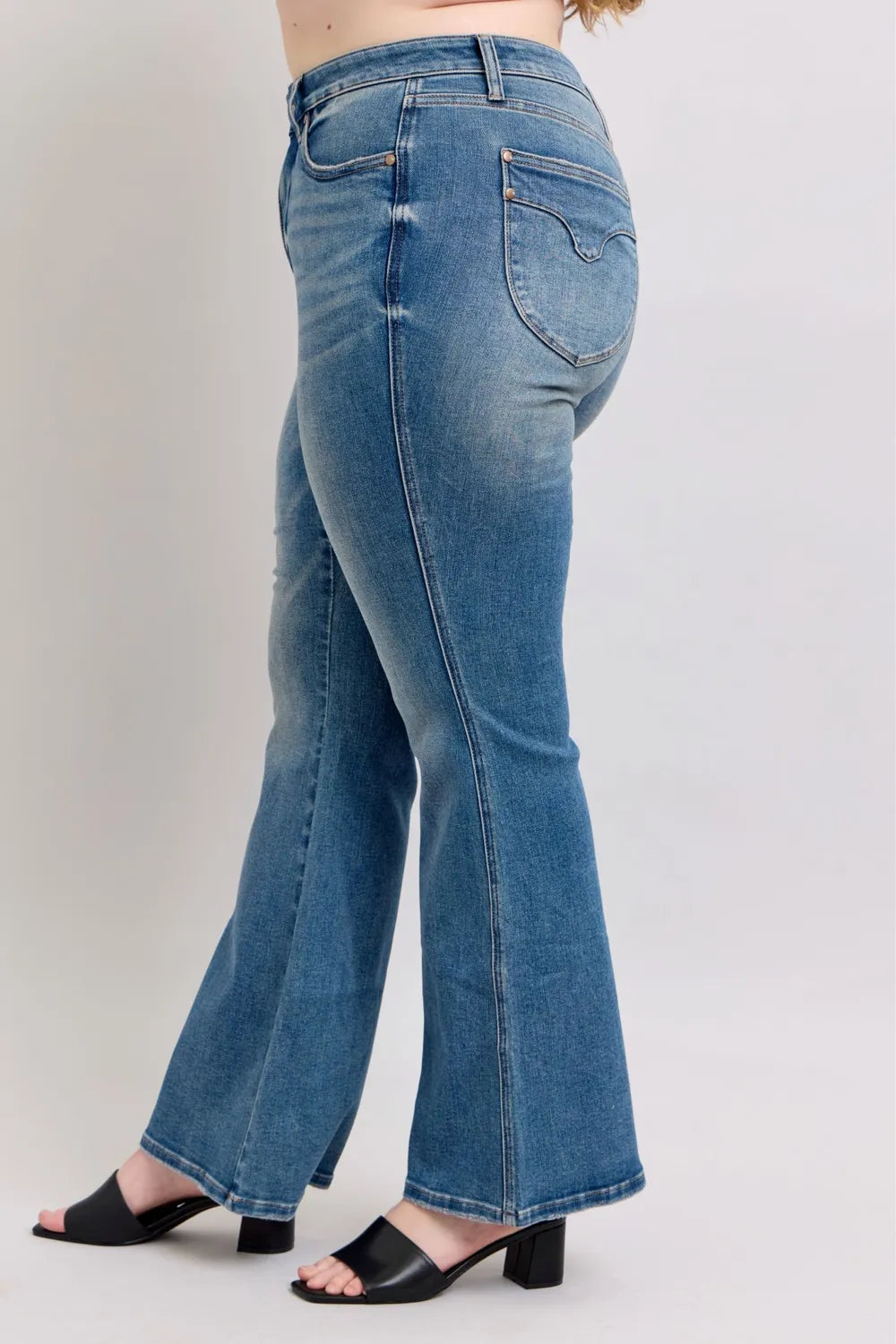 Judy Blue MR Tummy Control Vintage Wash Jeans fb99a72c-6555-41df-a9e6-f321bd0e07a6-Max