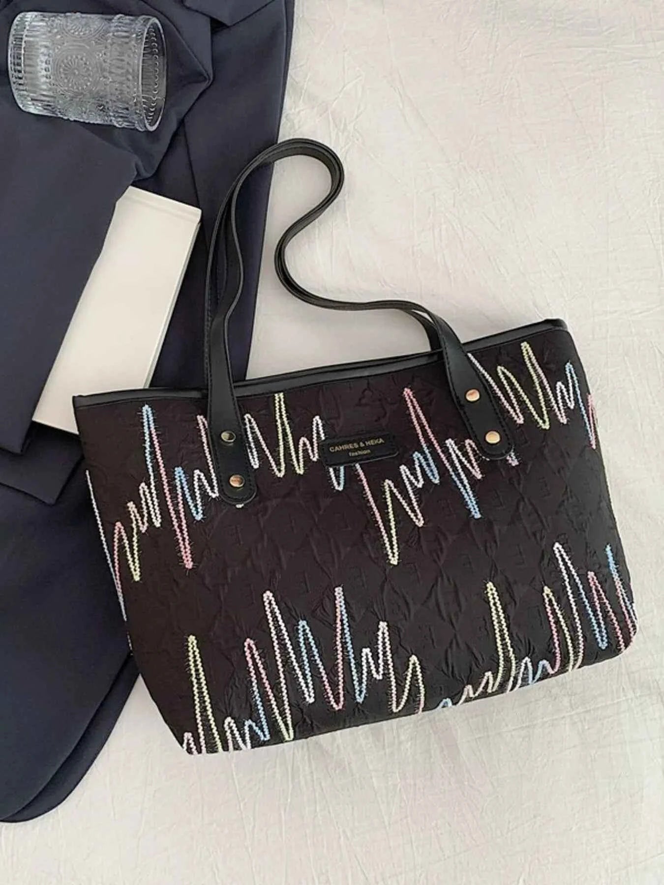 Contrast PU Leather Tote Bag fbdc87c5-cb70-448f-b920-a8b1fa918b05-Max-Origin
