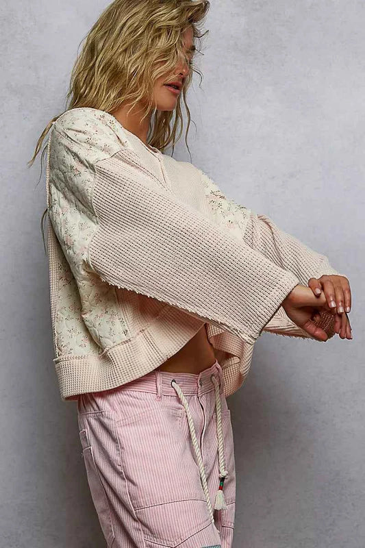 Mix Thermal Floral Pattern Quilted Knit Cropped Top with Raw Edge Detail fbeb421e-c03e-4729-ade0-bdc73338928c-Max-Origin