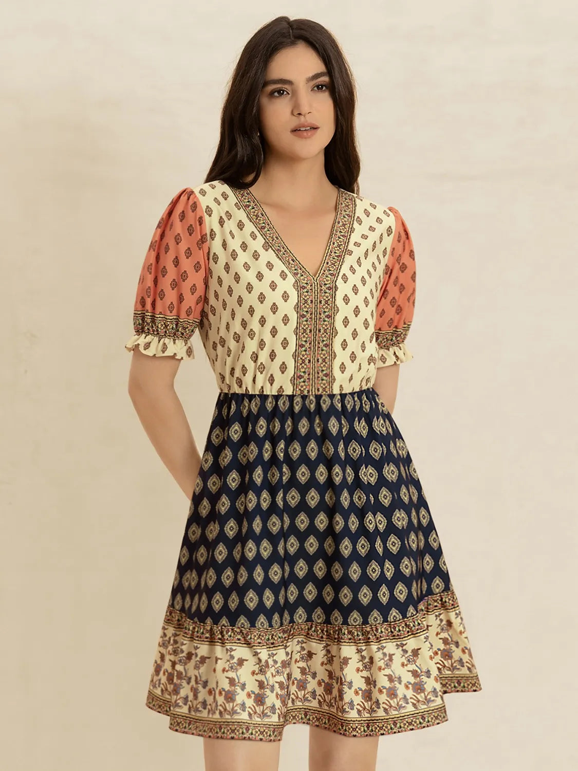 Printed V-Neck Short Sleeve Dress fcaec933-aff5-4922-9110-0344373155a9-Max-Origin