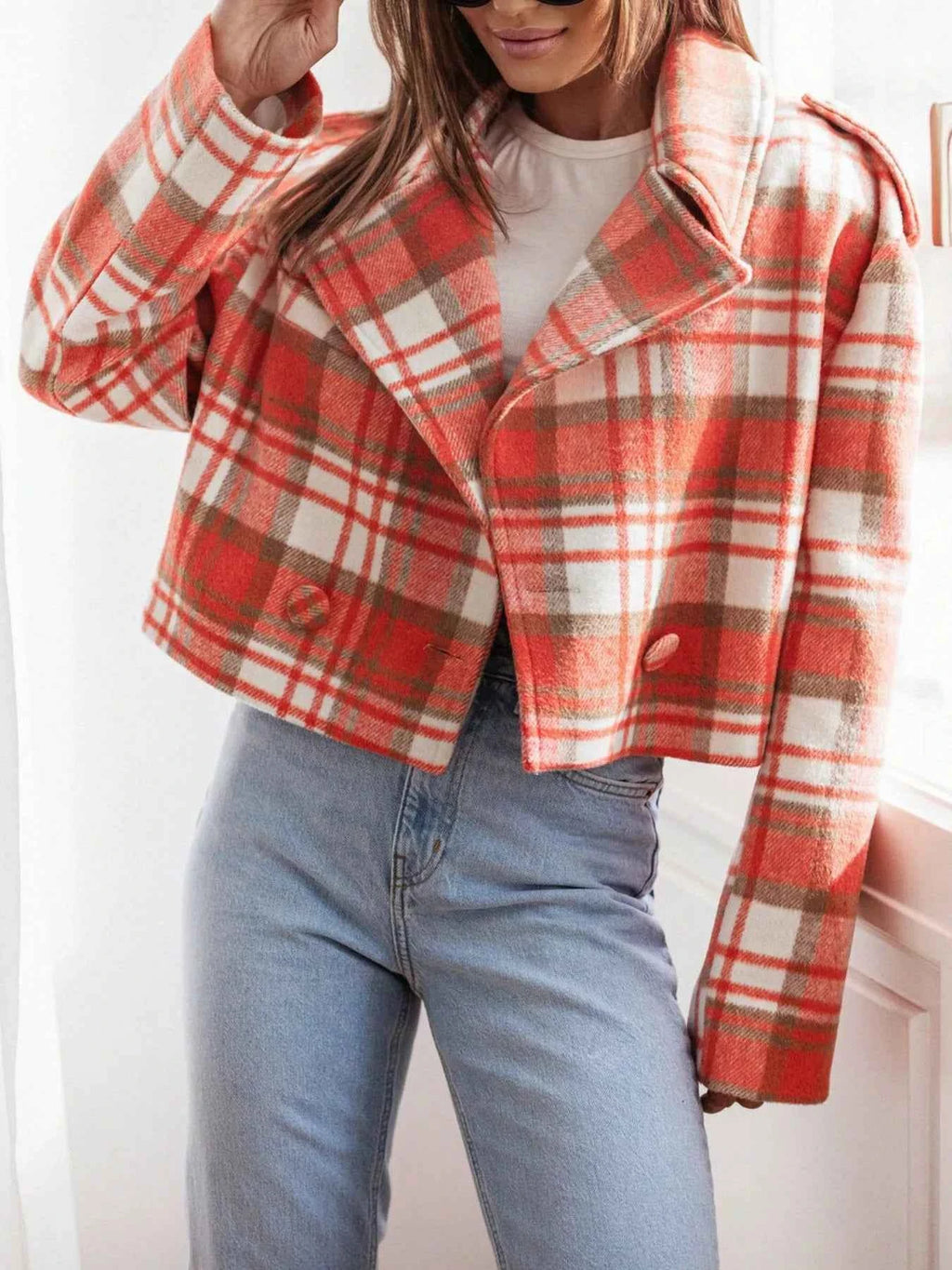 Plaid Lapel Collar Cropped Outerwear fdb1e95b-4312-4b47-bc88-ed82b894eb7e-Max-Origin