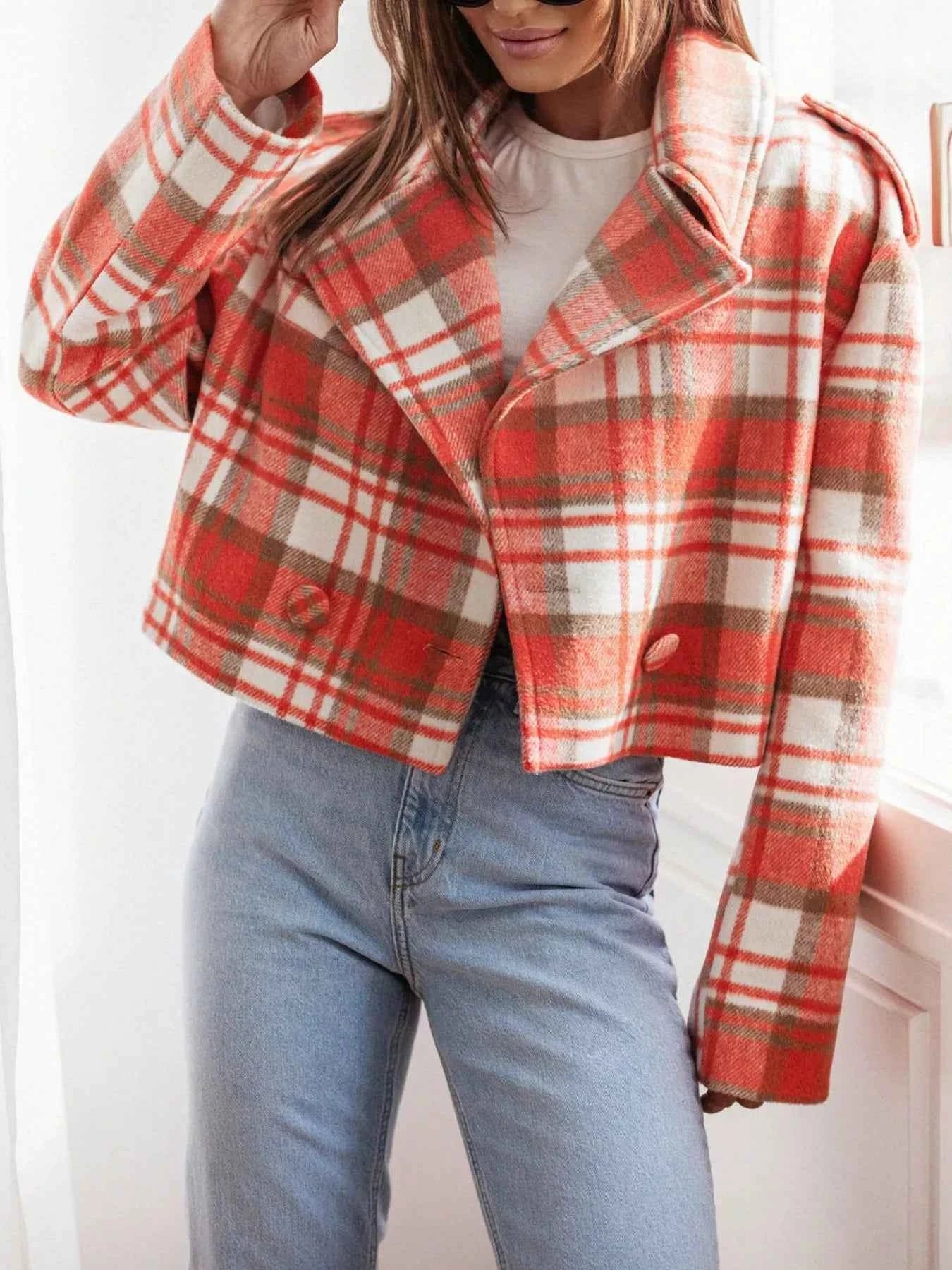 Plaid Lapel Collar Cropped Outerwear fdb1e95b-4312-4b47-bc88-ed82b894eb7e-Max-Origin