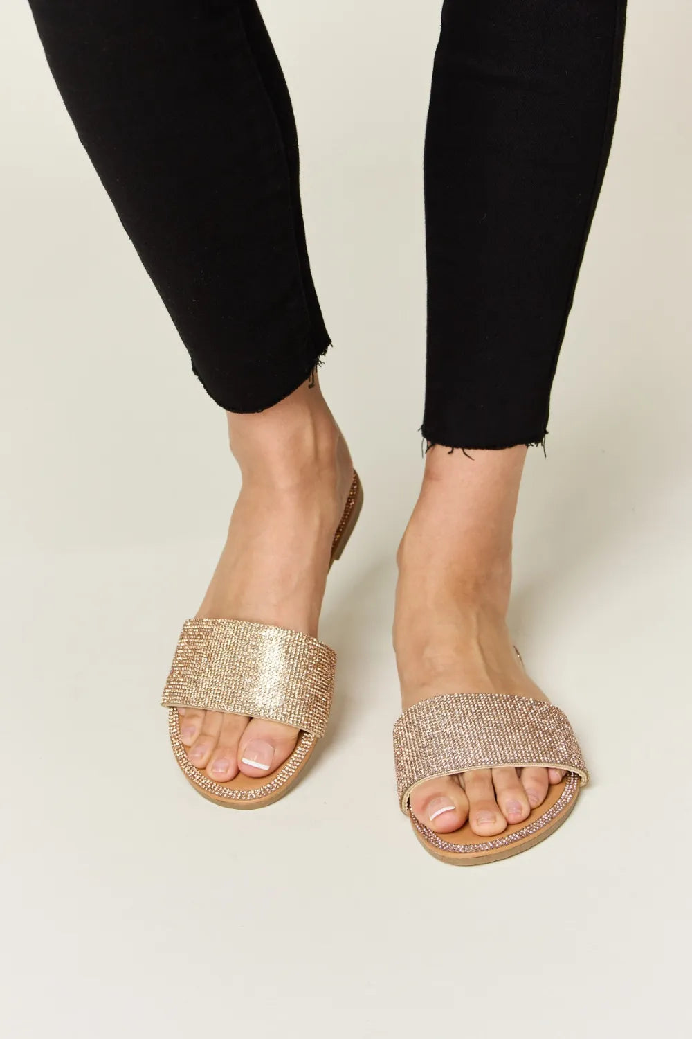 WILD DIVA Rhinestone Open Toe Flat Sandals fe256ebd-7f70-4876-b905-ca9e82669e79-Max