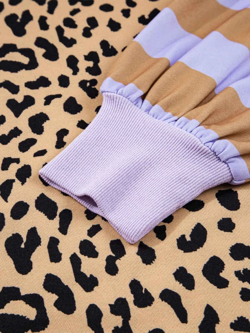 Stripe Color Block Patchwork Leopard Casual Sweatshirt with Slits fe27a6286f7e42e0b6a7ff43fd4b4215-Max-Origin