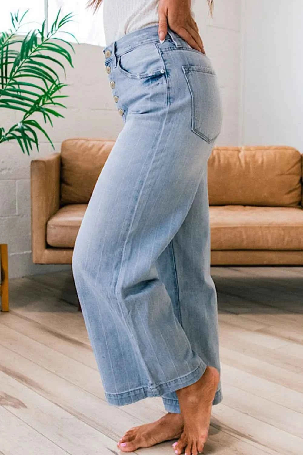 Wide Leg Button Fly Jeans fef24555-ebf0-4248-98f8-edf669a32e85-Max-Origin