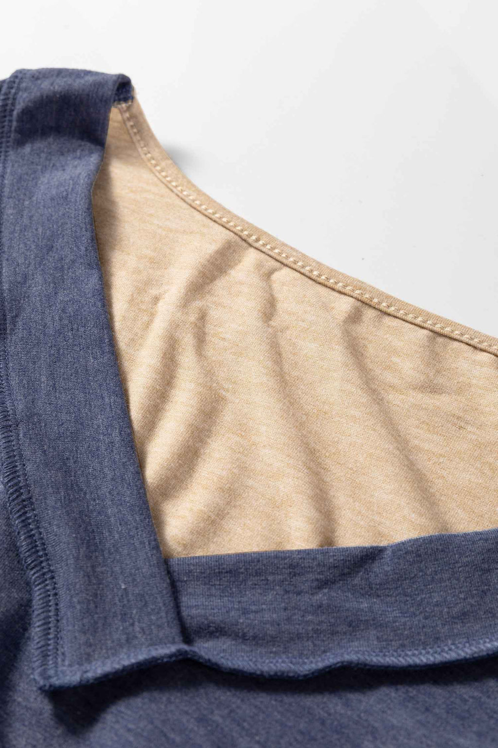 Sail Blue Exposed Stitching Colorblock V Neck Long Sleeve Top ff720dc844ad112c