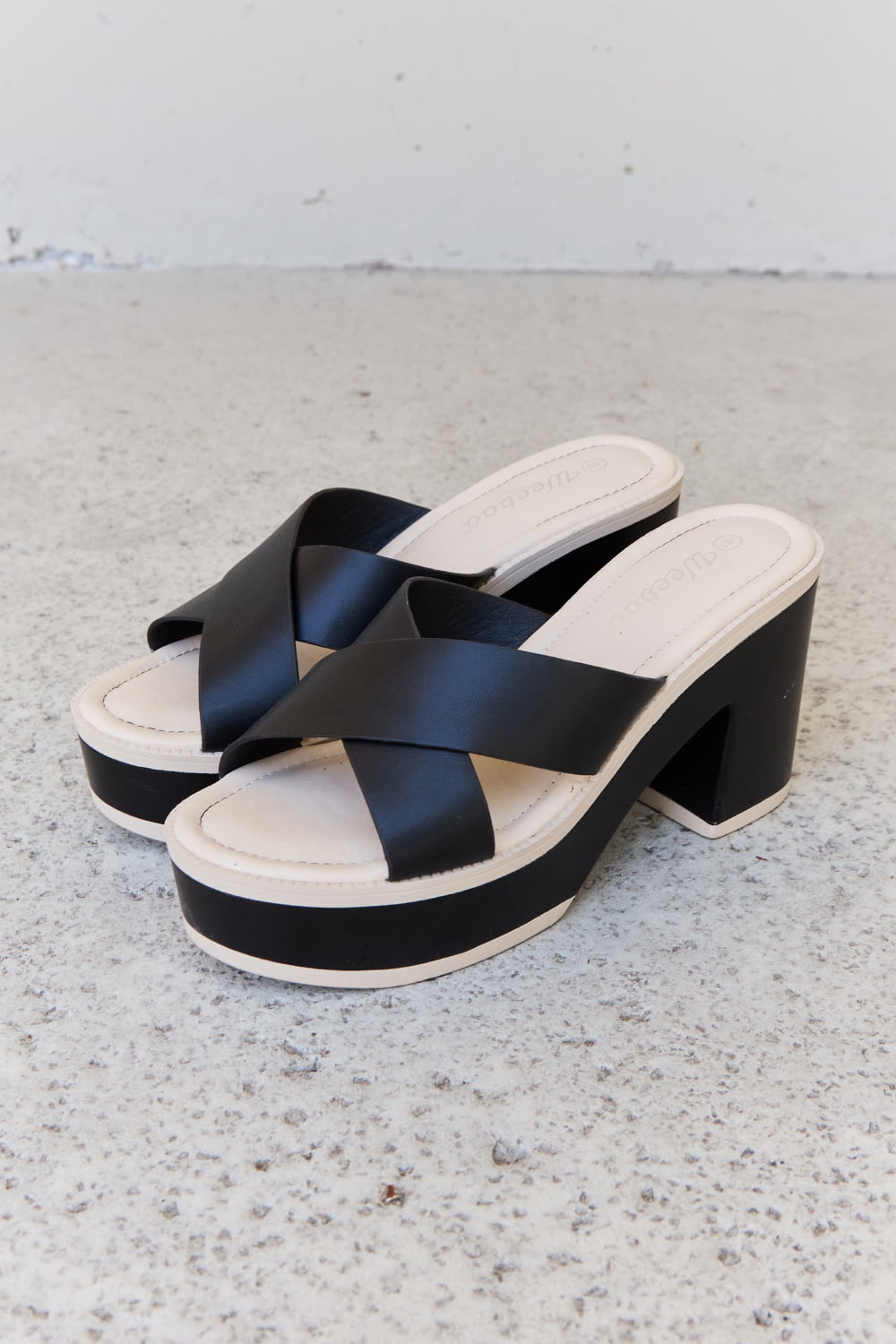 Weeboo Cherish The Moments Contrast Platform Sandals in Black ffa0b0be46c74fad9e5ccd9ae2b8a6ca-Max