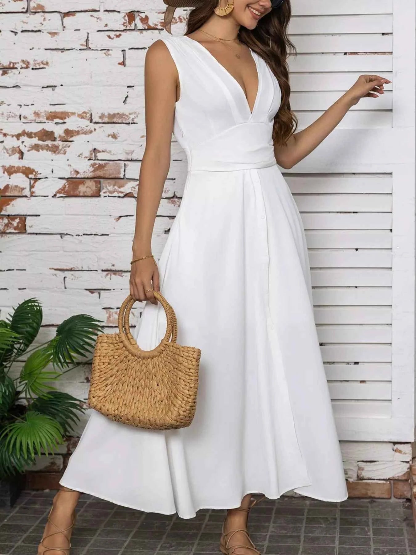 Full Size Slit V-Neck Sleeveless Dress Plus Size ffead172-4c61-4ae5-afd4-550523239866-Max-Origin