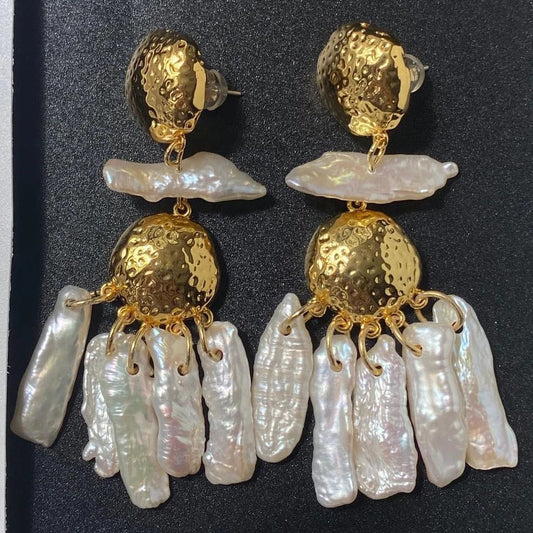 Tillie Pearl Statement Earrings image_ffc98e94-1034-44f6-9892-9907fbdd592a